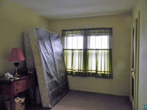 2326 12 St, Duluth MN 55806-1261 exterior