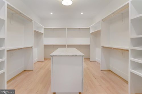 4700 25th St, Arlington VA  22207-3519 exterior