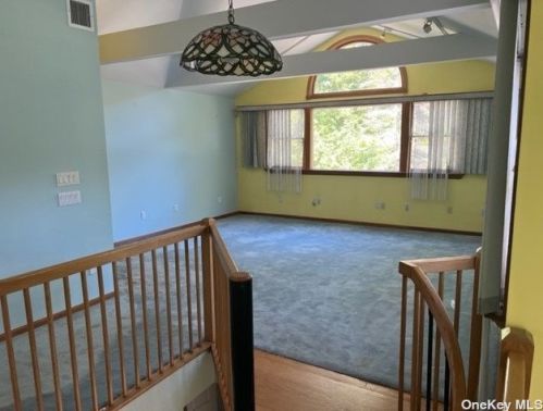 7 Croydon Ct, Huntington Station NY 11746-6143 exterior