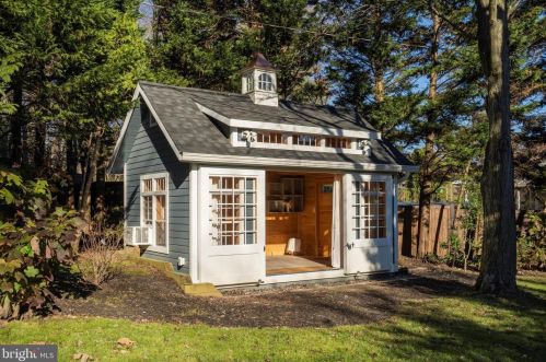 9 War Admiral Ln, Media PA 19063-5224 exterior