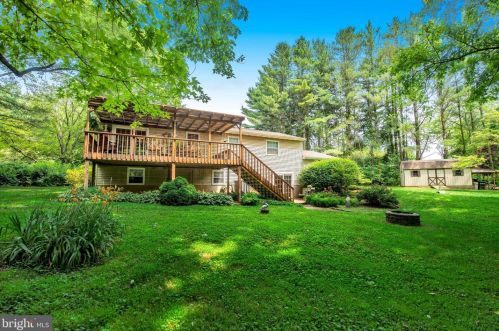 1902 Huntfield Ct, Fallston MD 21047-1004 exterior