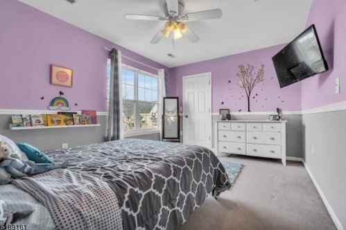 26 Francis Dr, Bridgewater NJ  08807-5714 exterior