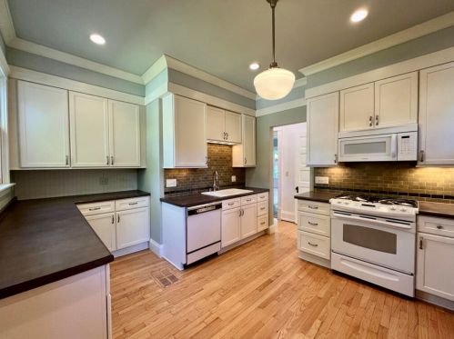 2834 Prospect Ave, Milwaukee WI  53211-3770 exterior