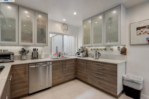 1598 Denkinger Ct, Concord, CA 94521-1836