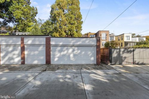 3324 Reservoir Rd, Washington DC  20007-2311 exterior