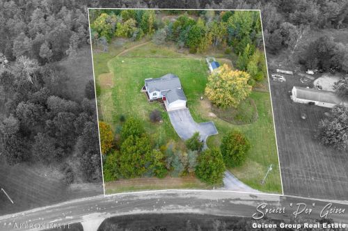 9568 Coyote Trl, Belding, MI 48809-9295