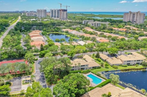 298 Emerald Bay Cir, Naples FL 34110-8608 exterior