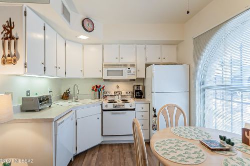 214 Paseo Del Prado, Green Valley AZ 85614-1974 exterior