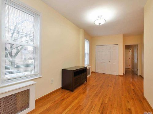 1558 Bogart Ave, Bronx, NY 10462-4002