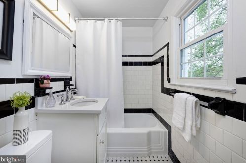 902 Commonwealth Ave, Alexandria VA exterior