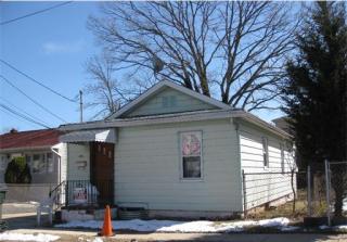 161 Pershing Ave, Iselin NJ  08830-1455 exterior