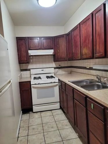 13904 Clark St, Chicago IL 60827-2225 exterior