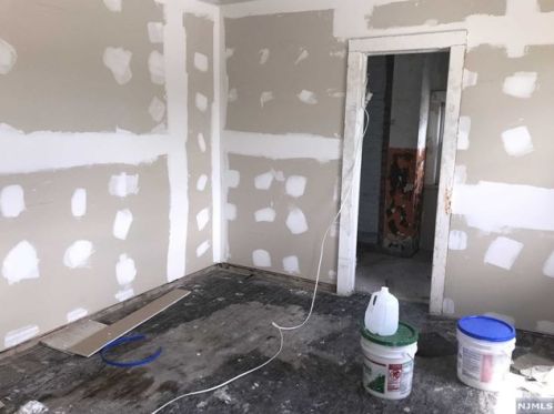 194 Wainwright St, Newark NJ 07112-1226 exterior