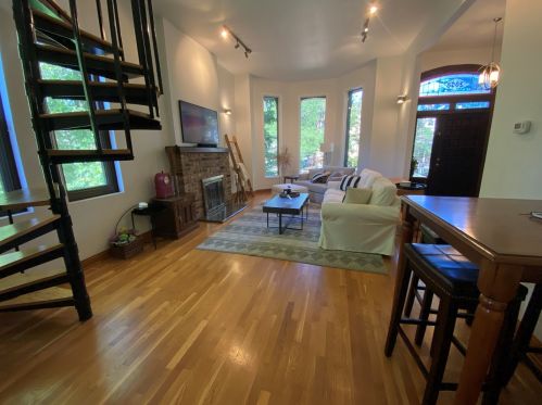 2058 Bissell St, Chicago IL  60614-4206 exterior