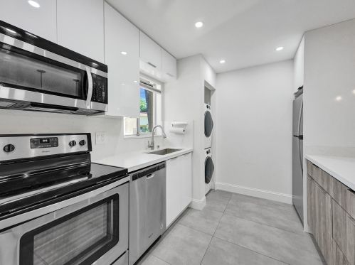 872 9th Street Cir, Boca Raton, FL 33486-5222