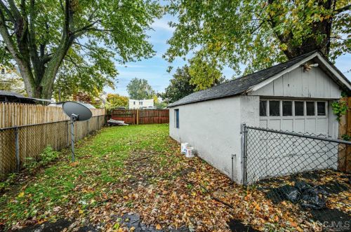 15 Douglas St, Perth Amboy NJ  08863-2205 exterior