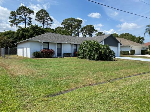 117 Fallon Dr, Fort Pierce, FL 34983-3109