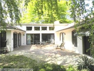 204 Avondale Dr, Greensboro, NC 27403-1046