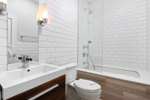 1131 Lill Ave, Chicago IL 60614-2296 exterior