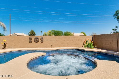 13229 40 St, Phoenix AZ 85018-1601 exterior