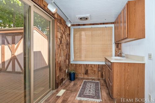 1590 Nelson St, Meskegon MI 49441-1036 exterior