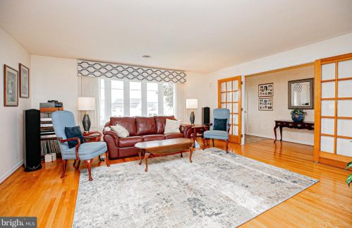 66 Red Lion Rd, Huntingdon Valley PA 19006-6436 exterior