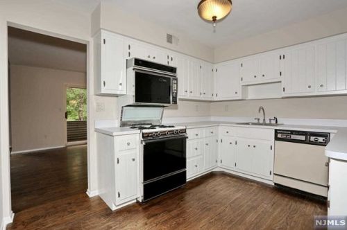 27 Bayard Ln, Mahwah NJ  07430-2236 exterior