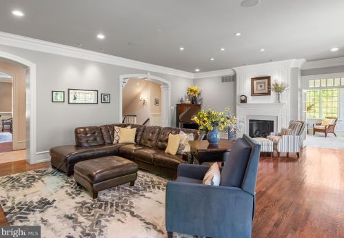 271 Blackburn Dr, Berwyn PA  19312-2801 exterior