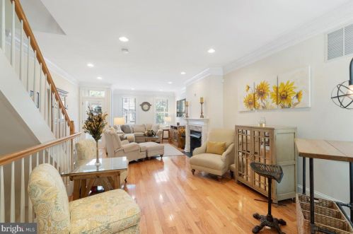 756 24 St, Philadelphia PA 19130-1953 exterior