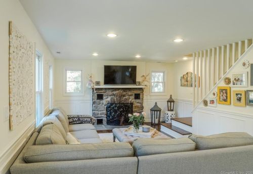 311 Wilton Rd, Ridgefield CT 06877-5723 exterior