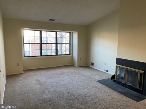 72 Joyner Ct, Trenton NJ  08648-2616 exterior