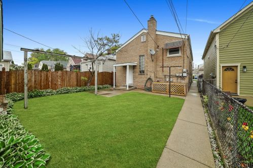 6116 Kolin Ave, Chicago IL 60629-5202 exterior