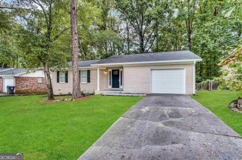 6630 Leisure Trl, Atlanta GA  30349-4462 exterior