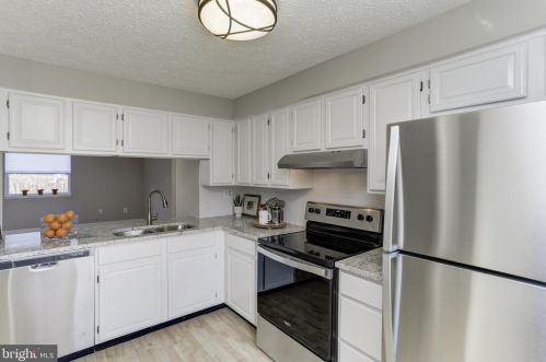 28 Avonshire Ct, Silver Spring MD 20904-6712 exterior