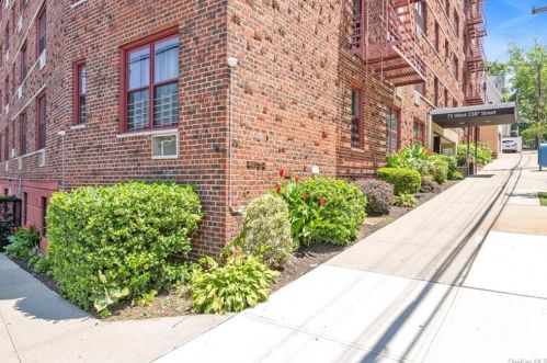 75 238th St, Bronx NY  10463-4239 exterior