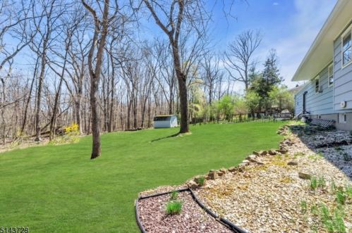 1096 Rector Rd, Bridgewater NJ 08807-1360 exterior