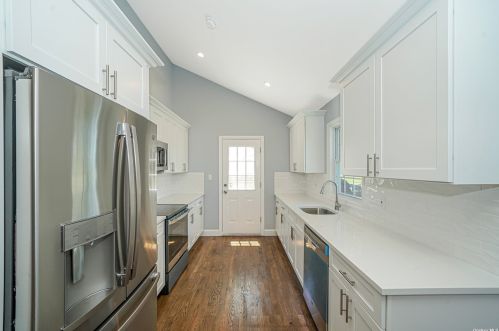 398 Oakwood Rd, Huntington Station, NY 11746-7215