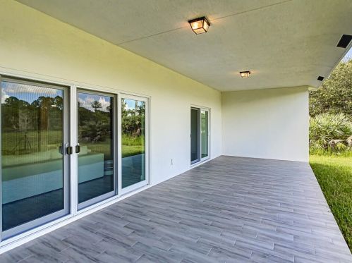 2588 Edgarce St, Fort Pierce FL  34953-2726 exterior