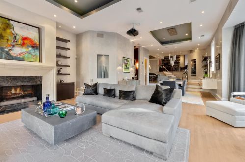 319 Erie St, Chicago, IL 60654-6753