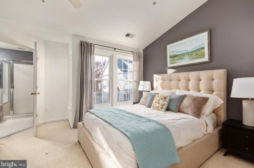 5019 Murtha St, Alexandria VA 22304-8611 exterior