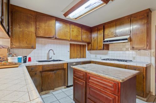 2507 Golf Rd, Turlock CA 95380-9748 exterior