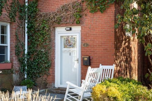 97 Harrison Ave, Middletown, RI 02840-3703