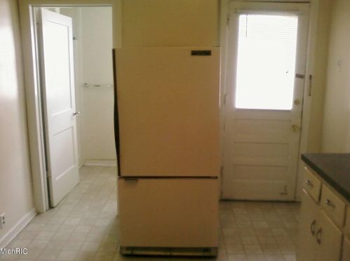 736 Cherry St, Grand Rapids MI 49503-5814 exterior