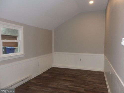 33 Hellertown Ave, Quakertown PA 18951-1727 exterior