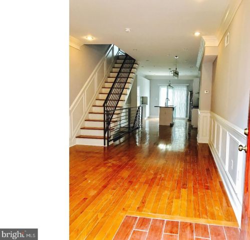 2439 Marshall St, Philadelphia PA  19148-3824 exterior