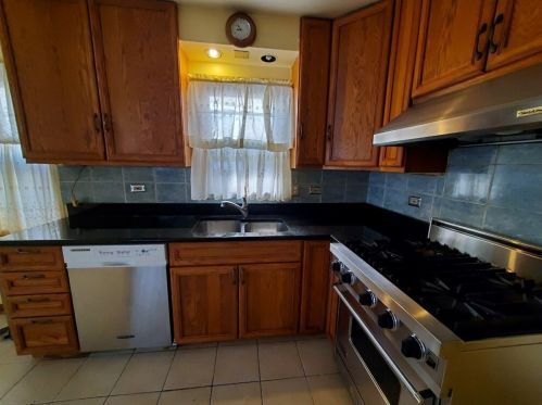 9245 Normal Ave, Chicago, IL 60620-2328