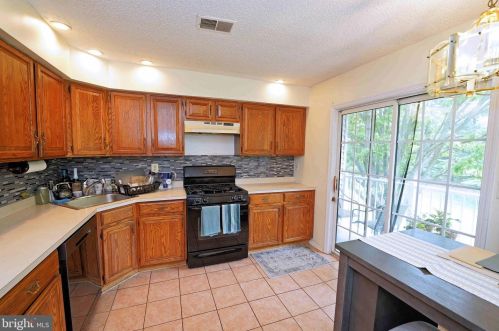 46 Lehavre Ct, Trenton NJ  08619-4723 exterior