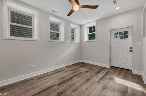 3025 Spaulding Ave, Chicago IL 60618-6808 exterior