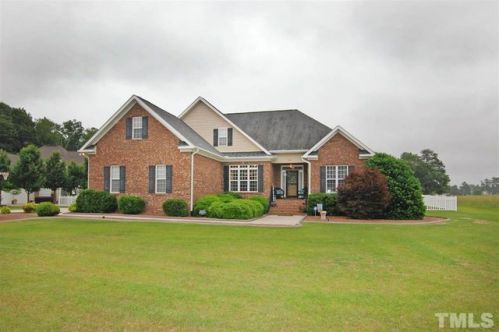 390 Cottle Lake Dr, Coats, NC 27521-8770