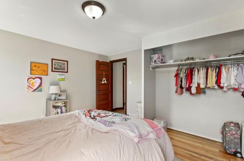 6 Jones Rd, Wallingford CT  06492-4305 exterior